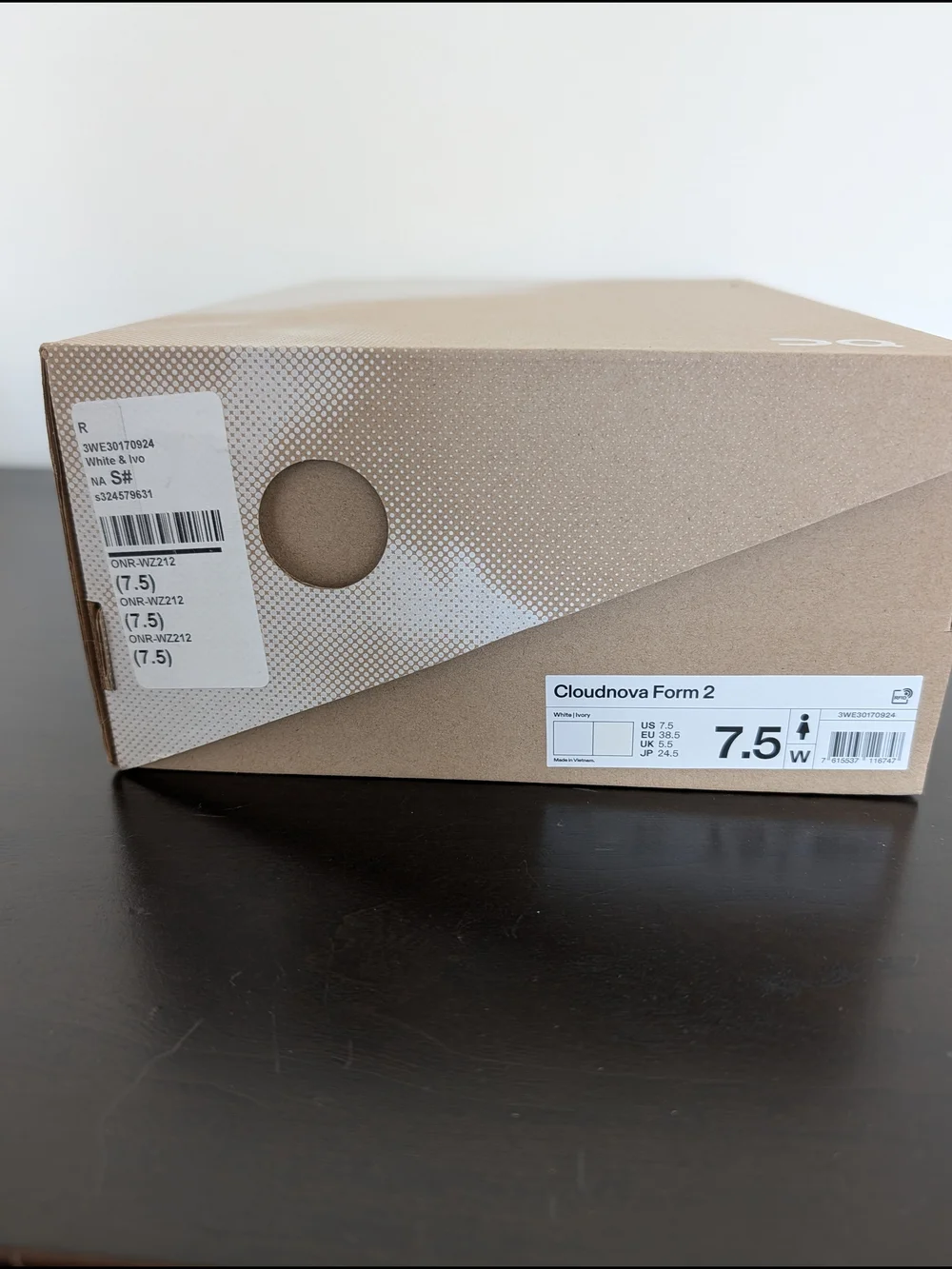 NIB On Running Women’s Athletic Sneakers - White with Gum Sole - Picture 4 of 4